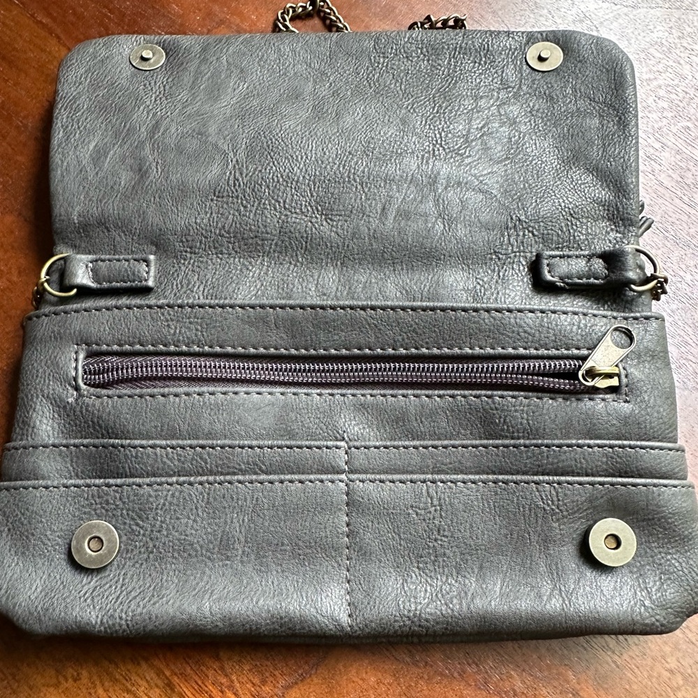 NWOT grey purse with bronze colored detailing - Picture 2 of 4